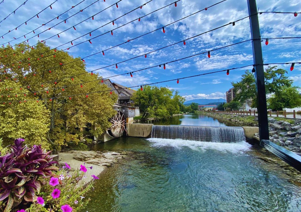 Relaxing Condo On The River - New Air Hockey Table Pigeon Forge Luaran gambar